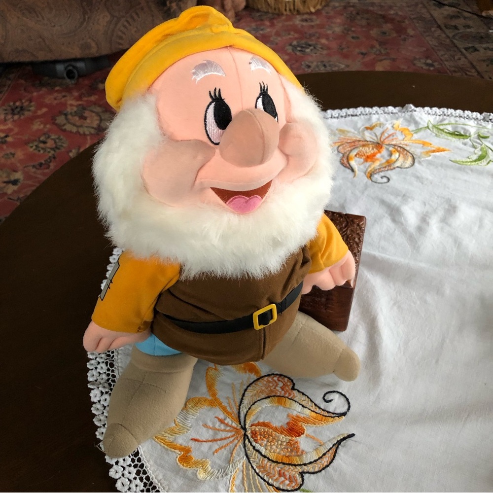 Vintage Disney on Ice Snow White and the Seven Dwarfs "Happy" Stuffed Toy. 13" - Picture 10 of 14
